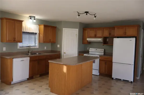 602 Centre STREET, Assiniboia, SK S0H 0B0