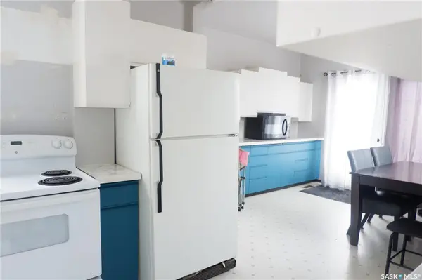 405 4th AVENUE E, Assiniboia, SK S0H 0B0