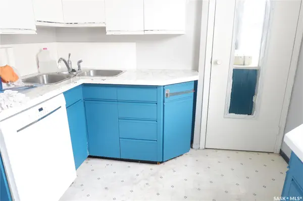 405 4th AVENUE E, Assiniboia, SK S0H 0B0