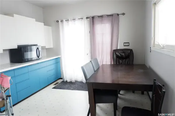 405 4th AVENUE E, Assiniboia, SK S0H 0B0