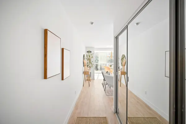 24 Southport ST #752, Toronto W01, ON M6S 4Z1