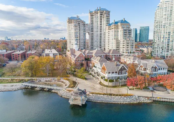 2285 Lake Shore BLVD W #703, Toronto W06, ON M8V 3X9