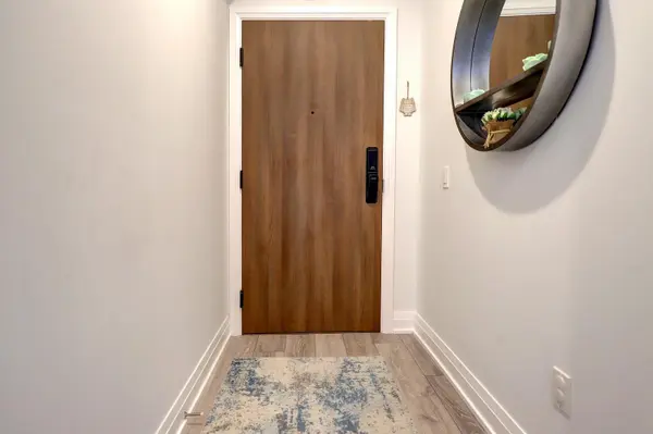 21 Park ST E #318, Mississauga, ON L5G 0C2