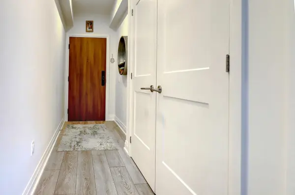 21 Park ST E #318, Mississauga, ON L5G 0C2