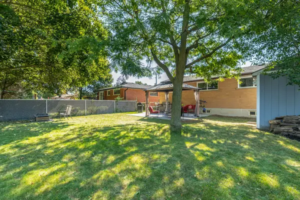 154 Waverley DR, Guelph, ON N1E 1H2