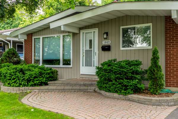 1989 Michigan AVE, Alta Vista And Area, ON K1H 6Y1