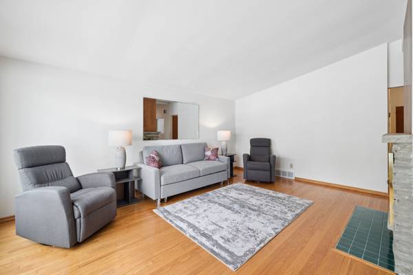 1989 Michigan AVE, Alta Vista And Area, ON K1H 6Y1