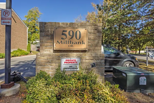 590 MILLBANK DR #2, London South, ON N6E 2H2