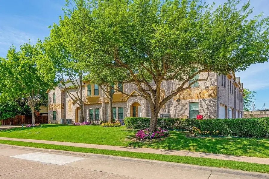 1125 Kathy Lane #8, Lewisville, TX 75067