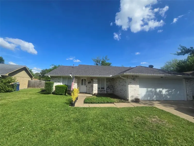 422 Woodmere Drive, Garland, TX 75043