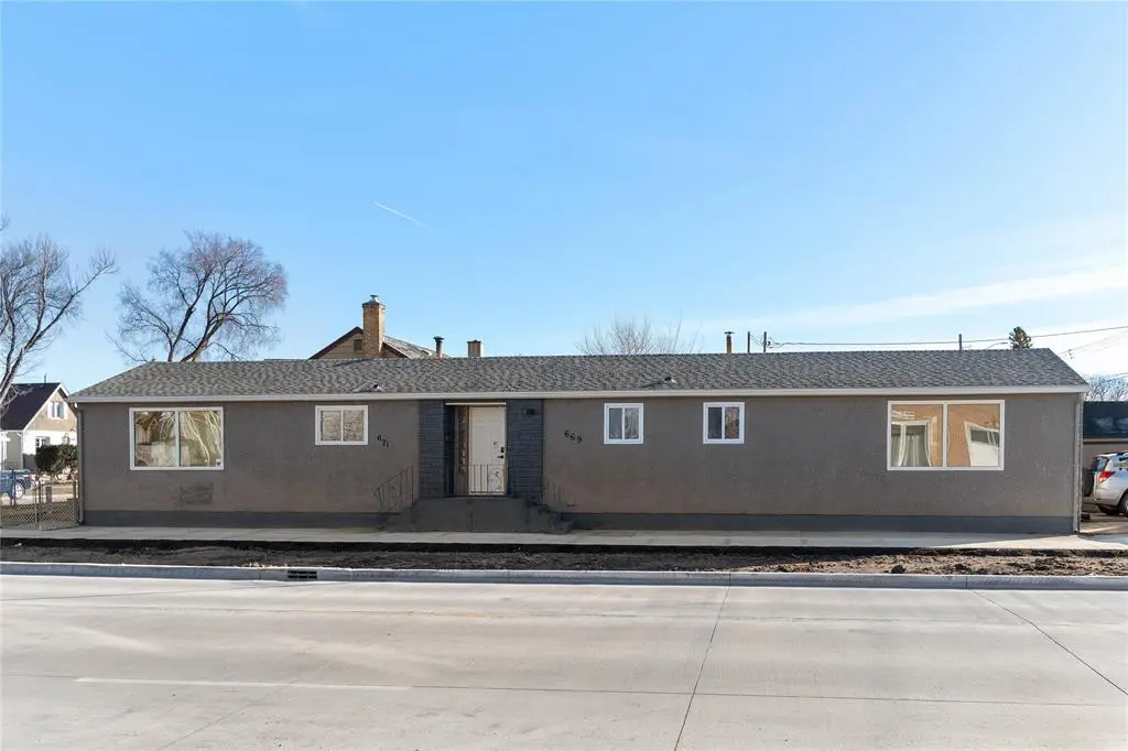 669 McGregor ST, Winnipeg, MB R2V 3E2