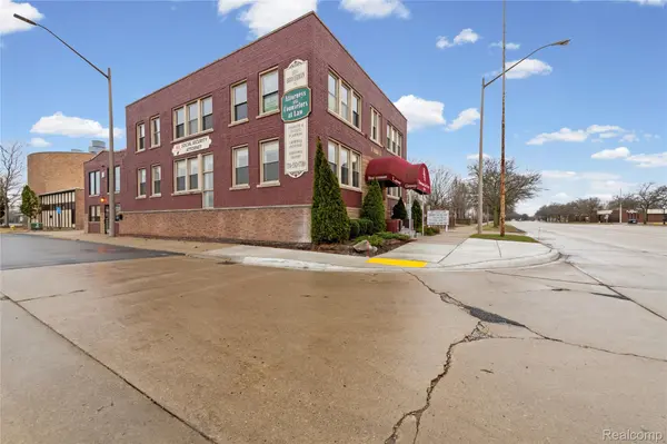 3505 Biddle AVE, Wyandotte, MI 48192