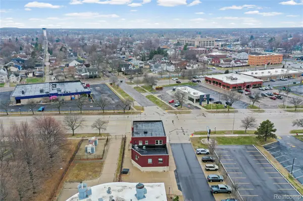 3505 Biddle AVE, Wyandotte, MI 48192