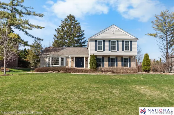 3412 Buckingham TRL, West Bloomfield Charter Township, MI 48323