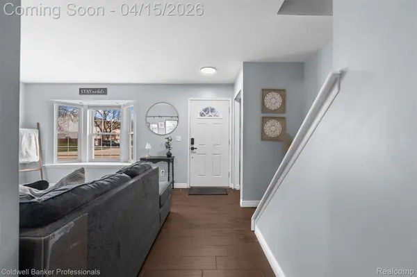 37305 Glenbrook DR, Clinton Charter Township, MI 48036