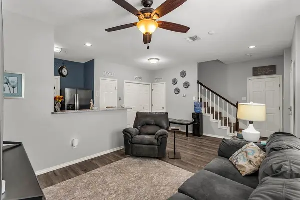 1125 Kathy Lane #8, Lewisville, TX 75067