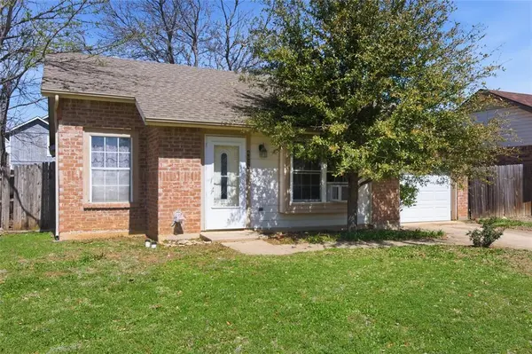 4621 Waterway Drive N, Fort Worth, TX 76137