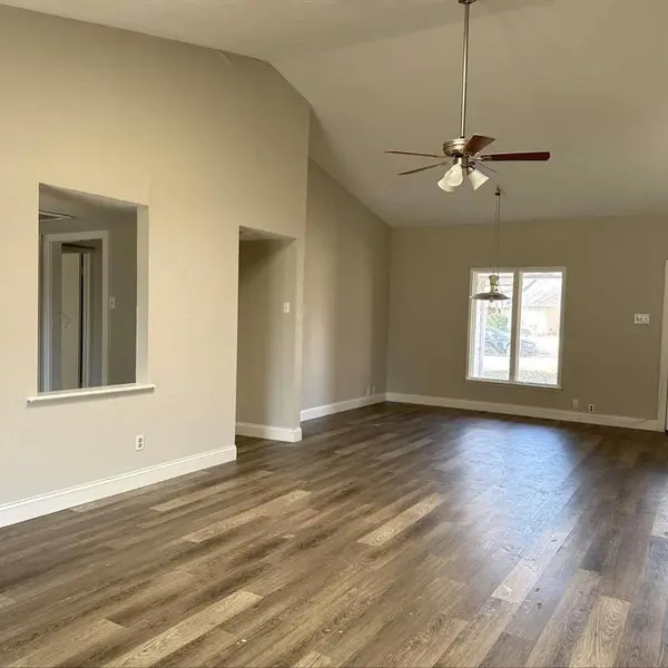 422 Woodmere Drive, Garland, TX 75043