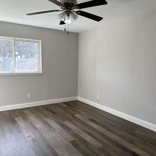 422 Woodmere Drive, Garland, TX 75043