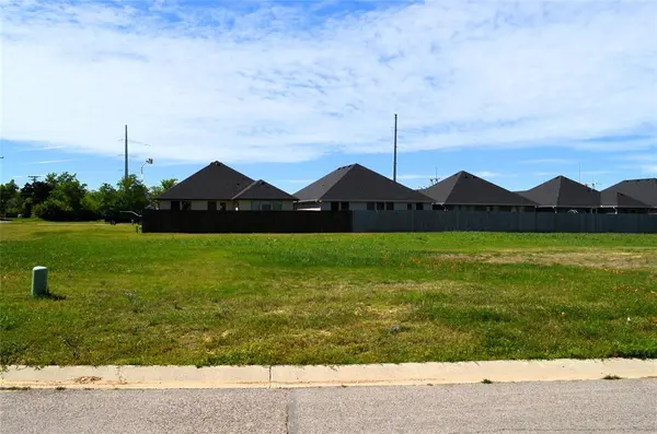 305 Preston Road, Mabank, TX 75147