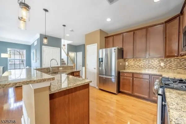 457 Teneyke Pl, Rahway City, NJ 07065