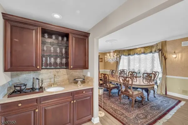 2 Stewart Ct, Old Tappan Boro, NJ 07675