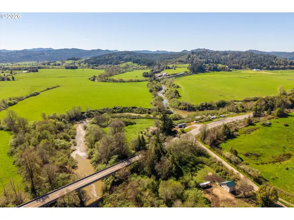 14982 HIGHWAY 42, Myrtle Point, OR 97458