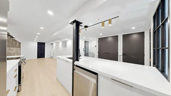 363 Dovercourt RD, Toronto C01, ON M6J 3E5