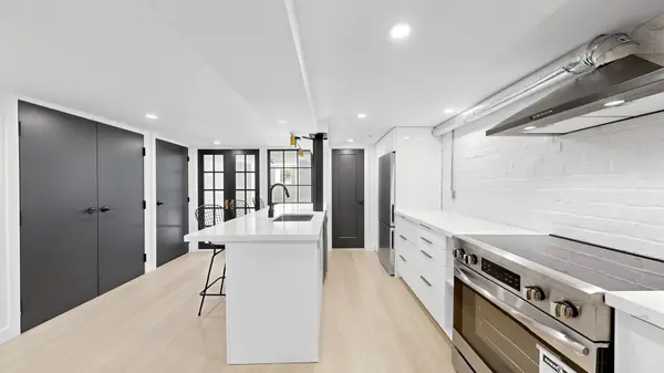 363 Dovercourt RD, Toronto C01, ON M6J 3E5