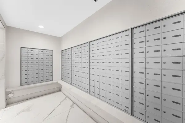 38 Monte Kwinter CT #102, Toronto C06, ON M3H 0E2