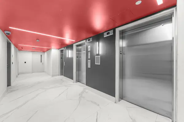 38 Monte Kwinter CT #102, Toronto C06, ON M3H 0E2