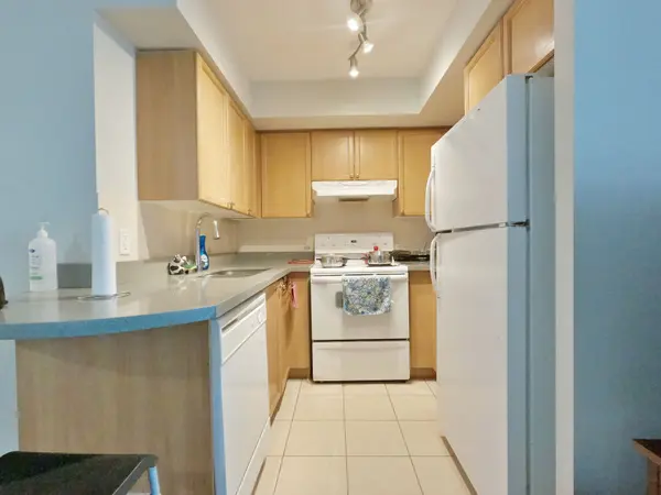 17 Barberry PL #1803, Toronto C15, ON M2K 1G9