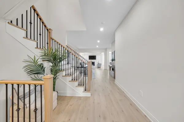 2215 Beckman CRES, Oshawa, ON L1L 0W8