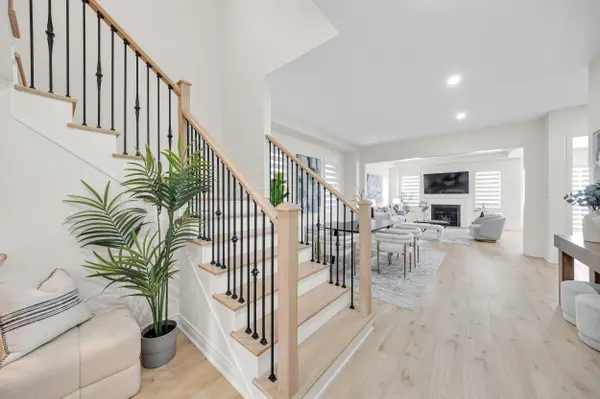 2215 Beckman CRES, Oshawa, ON L1L 0W8