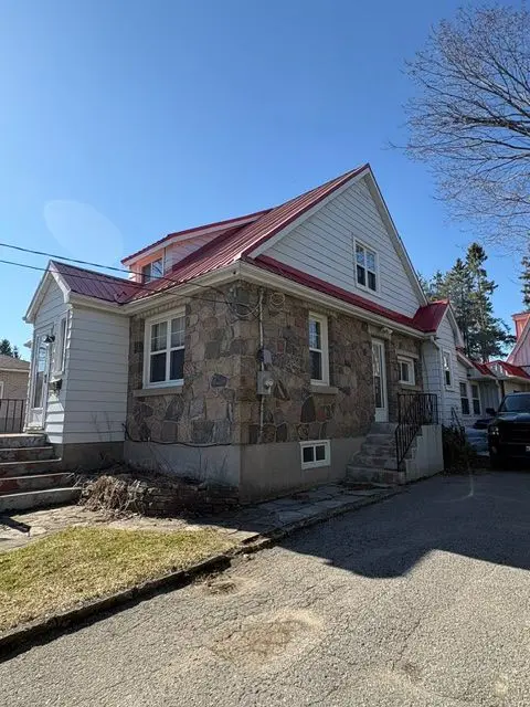 2216 Victoria ST N, Innisfil, ON L9S 1K5