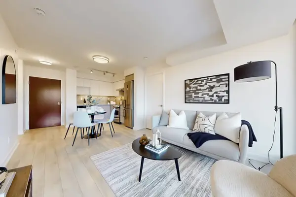 160 Flemington RD #313, Toronto W04, ON M6A 1N6