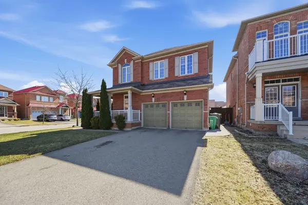 42 Delphinium WAY, Brampton, ON L7A 0N4