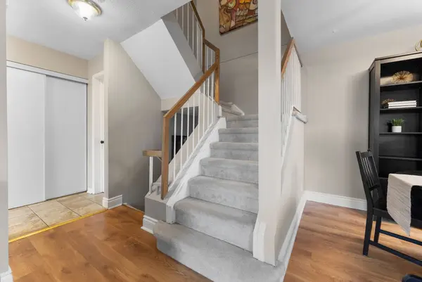 614 Tanguay CT, Kanata, ON K2L 3X3