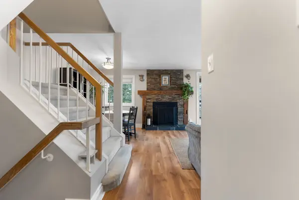 614 Tanguay CT, Kanata, ON K2L 3X3