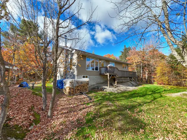 6 Springhill RD, Mckellar, ON P0G 1C0