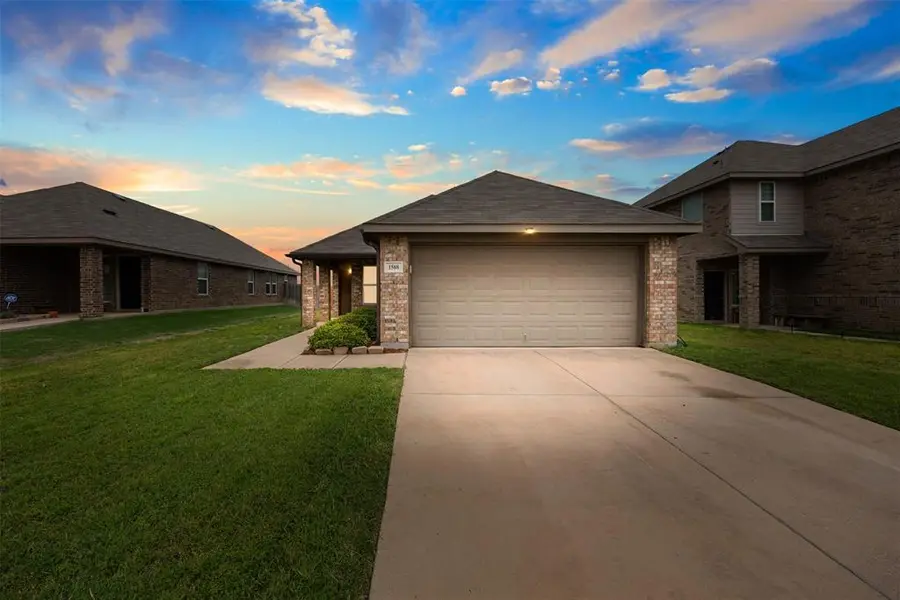 1508 Blue Jay, Ennis, TX 75119