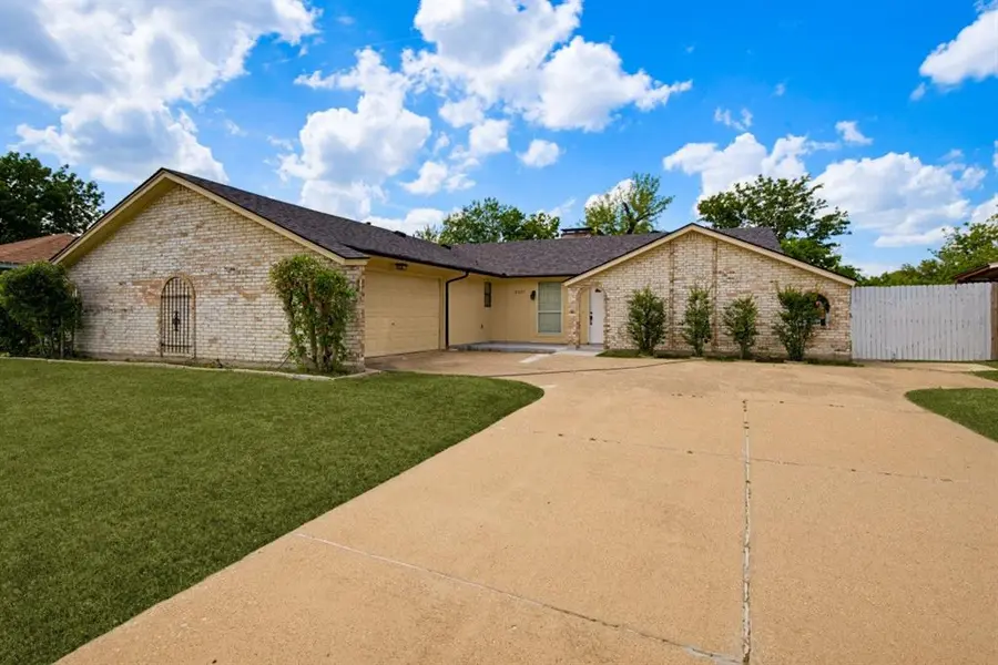 2127 Tampico Drive, Carrollton, TX 75006