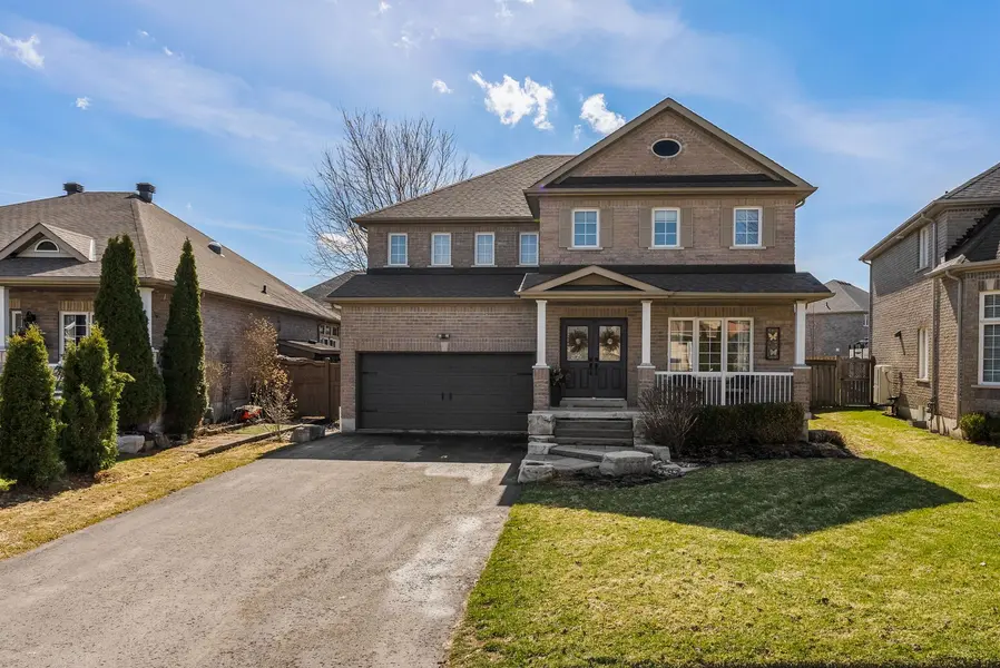 14 Whitestone DR, Georgina, ON L4P 0A3