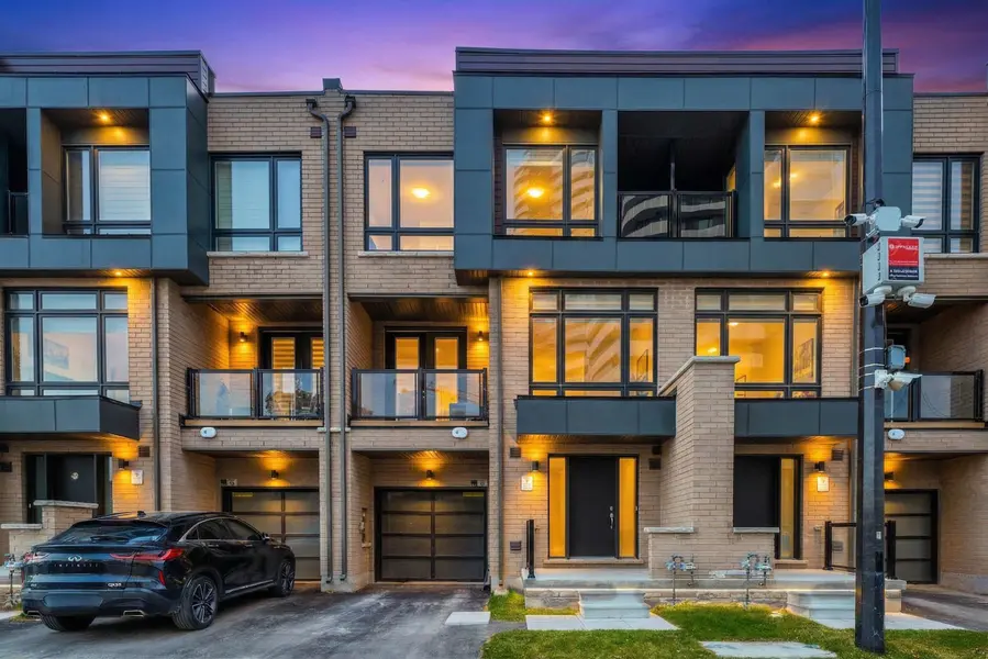 34 Dandara Gate, Vaughan, ON L4L 0B6