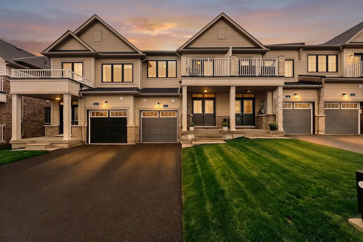 81 Alvin Pegg DR, East Gwillimbury, ON L9R 0R6