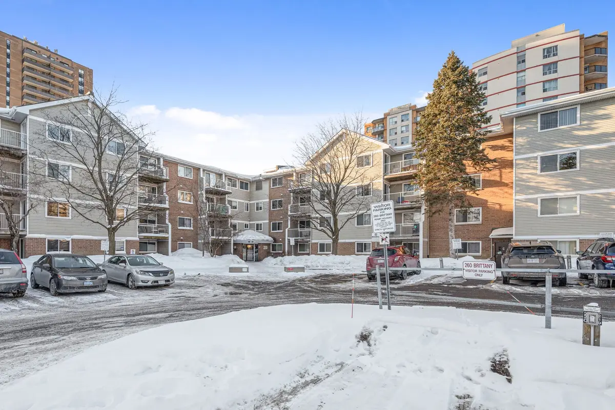 250 Brittany DR #318, Manor Park - Cardinal Glen And Area, ON K1K 4M1