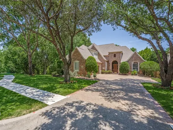 8124 Greensboro Drive, Plano, TX 75025