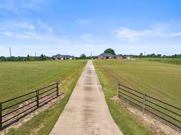 3673 County Road 4550, Mount Pleasant, TX 75455