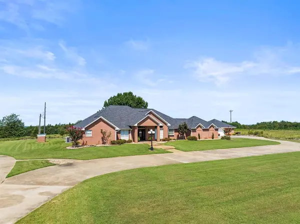 3673 County Road 4550, Mount Pleasant, TX 75455