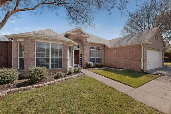 734 River Oak Way, Lake Dallas, TX 75065